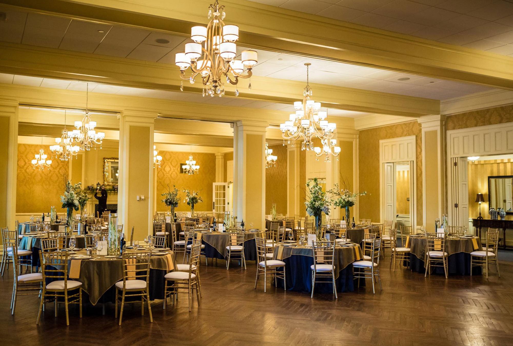 Leading Country Club Builder in Northeast Ohio Dining Room - Canton, Ohio